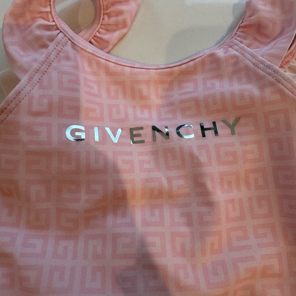 Givenchy Peach Patterned Fabric - Picture 2 of 5